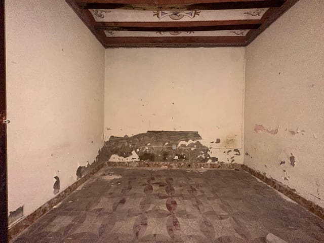 3 bedroom Townhouse for sale in Masalavés - € 60,000 (Ref: 8948736)