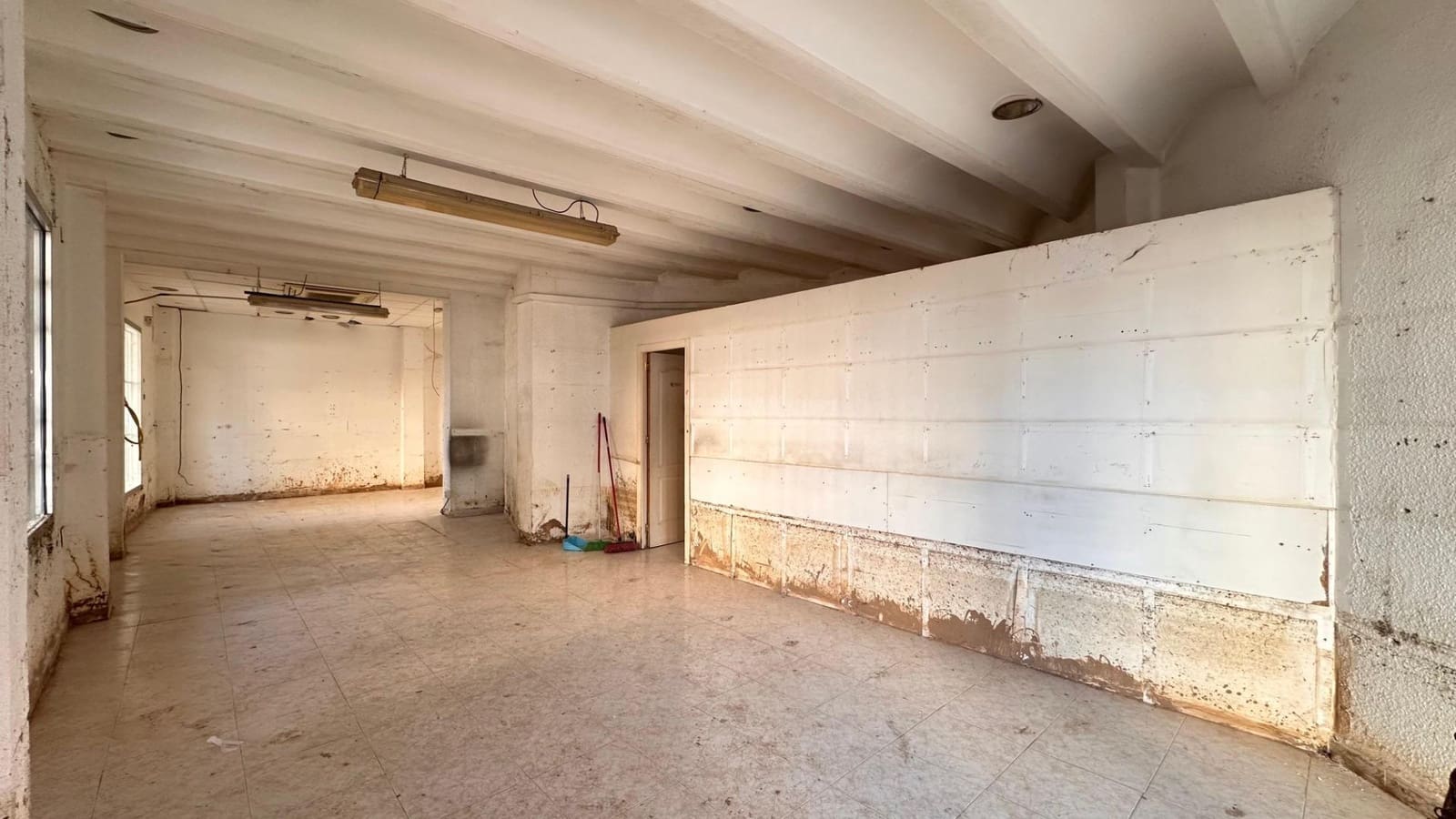 Komercyjne do wynajęcia w L'Alcudia - 550 € (Ref: 8988663)