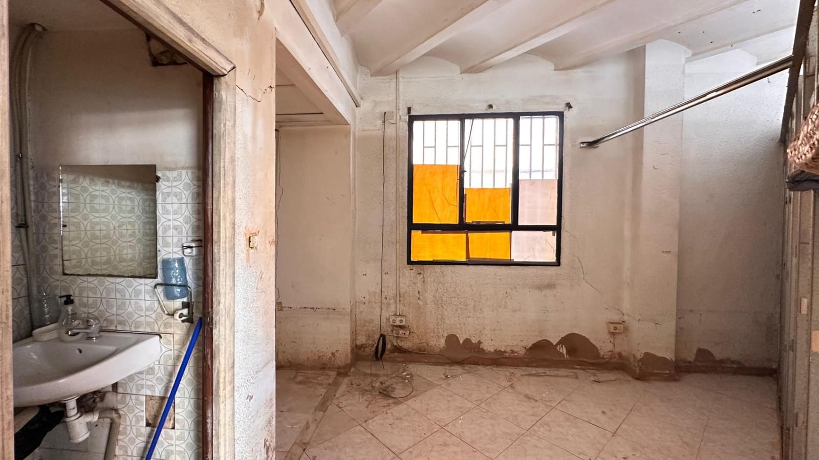 Komercyjne do wynajęcia w L'Alcudia - 550 € (Ref: 8988663)