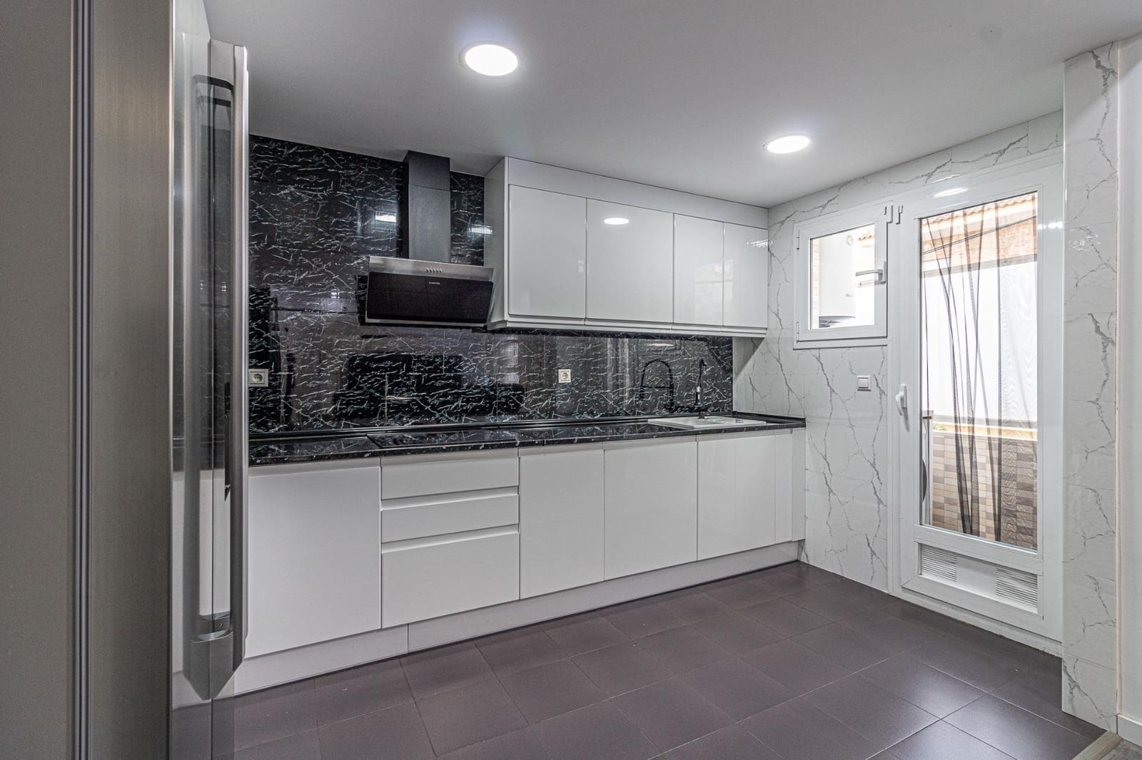 3 sypialnia Mieszkanie na sprzedaż w Carlet z garażem - 150 000 € (Ref: 8993945)