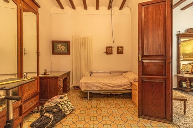 5 bedroom Townhouse for sale in Manuel with garage - € 140,000 (Ref: 9360129)