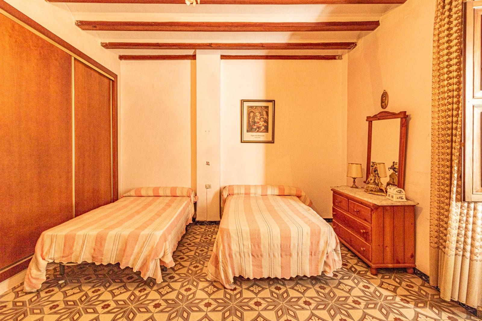 5 sypialnia Dom na sprzedaż w Manuel z garażem - 140 000 € (Ref: 9360129)