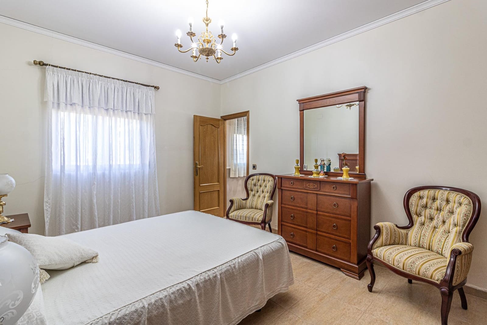 6 sovrum Villa till salu i Alberic med pool garage - 450 000 € (Ref: 9360131)