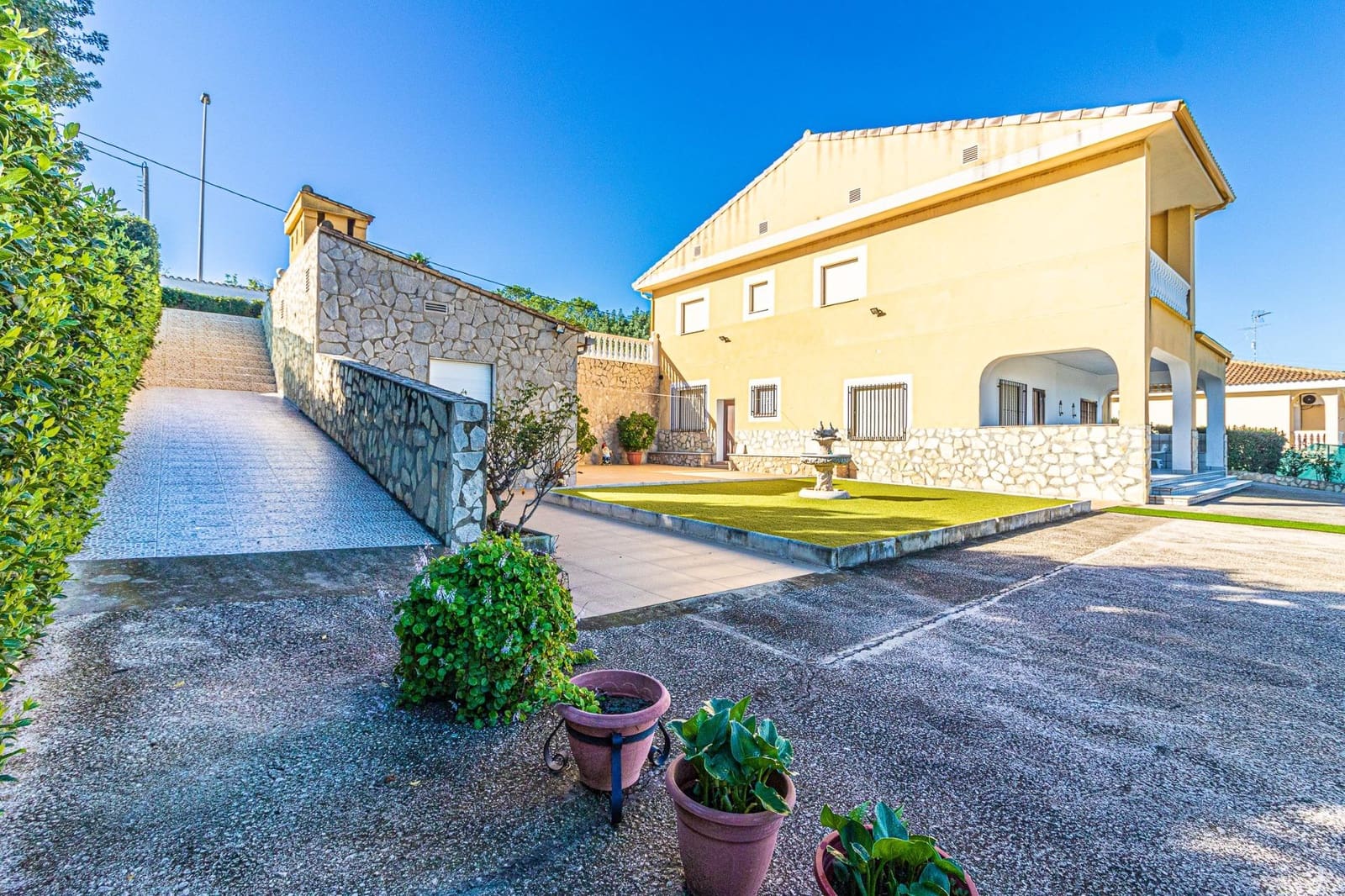 6 sovrum Villa till salu i Alberic med pool garage - 450 000 € (Ref: 9360131)