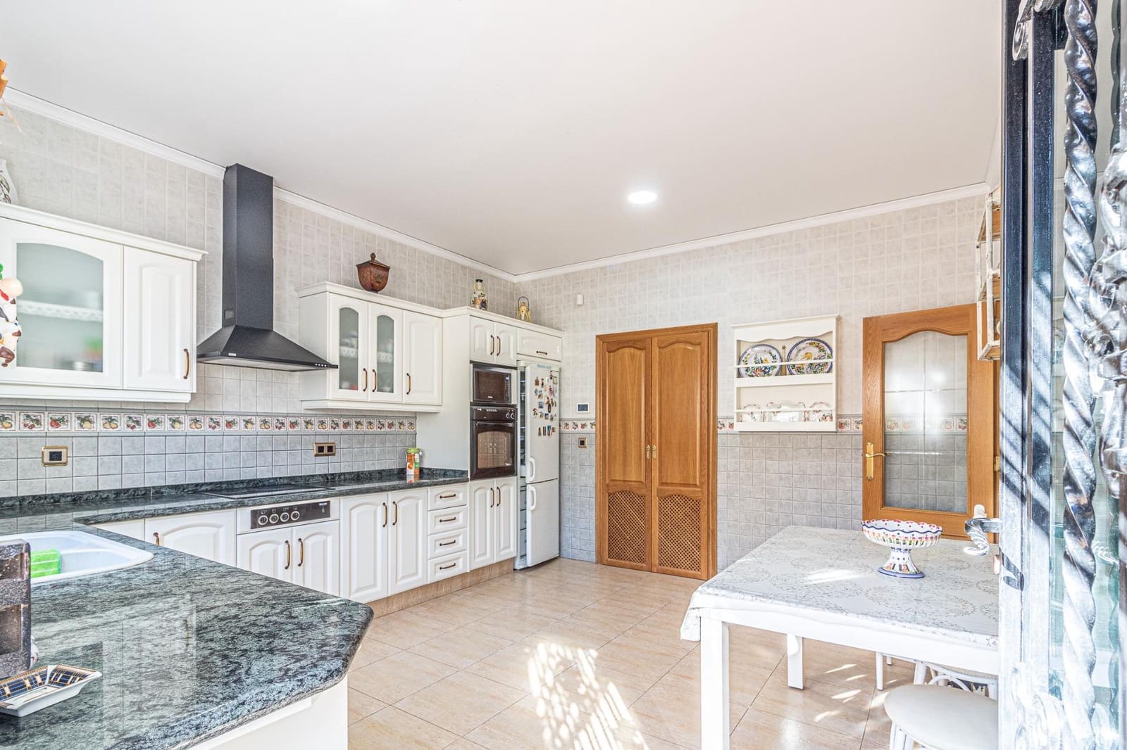 6 sovrum Villa till salu i Alberic med pool garage - 450 000 € (Ref: 9360131)