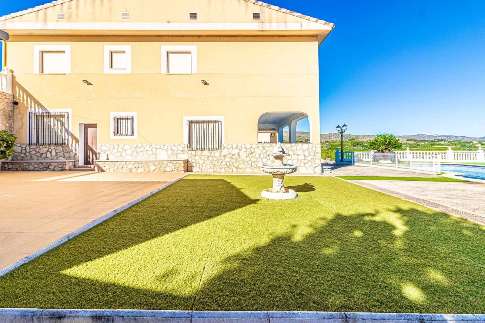 6 sovrum Villa till salu i Alberic med pool garage - 450 000 € (Ref: 9360131)