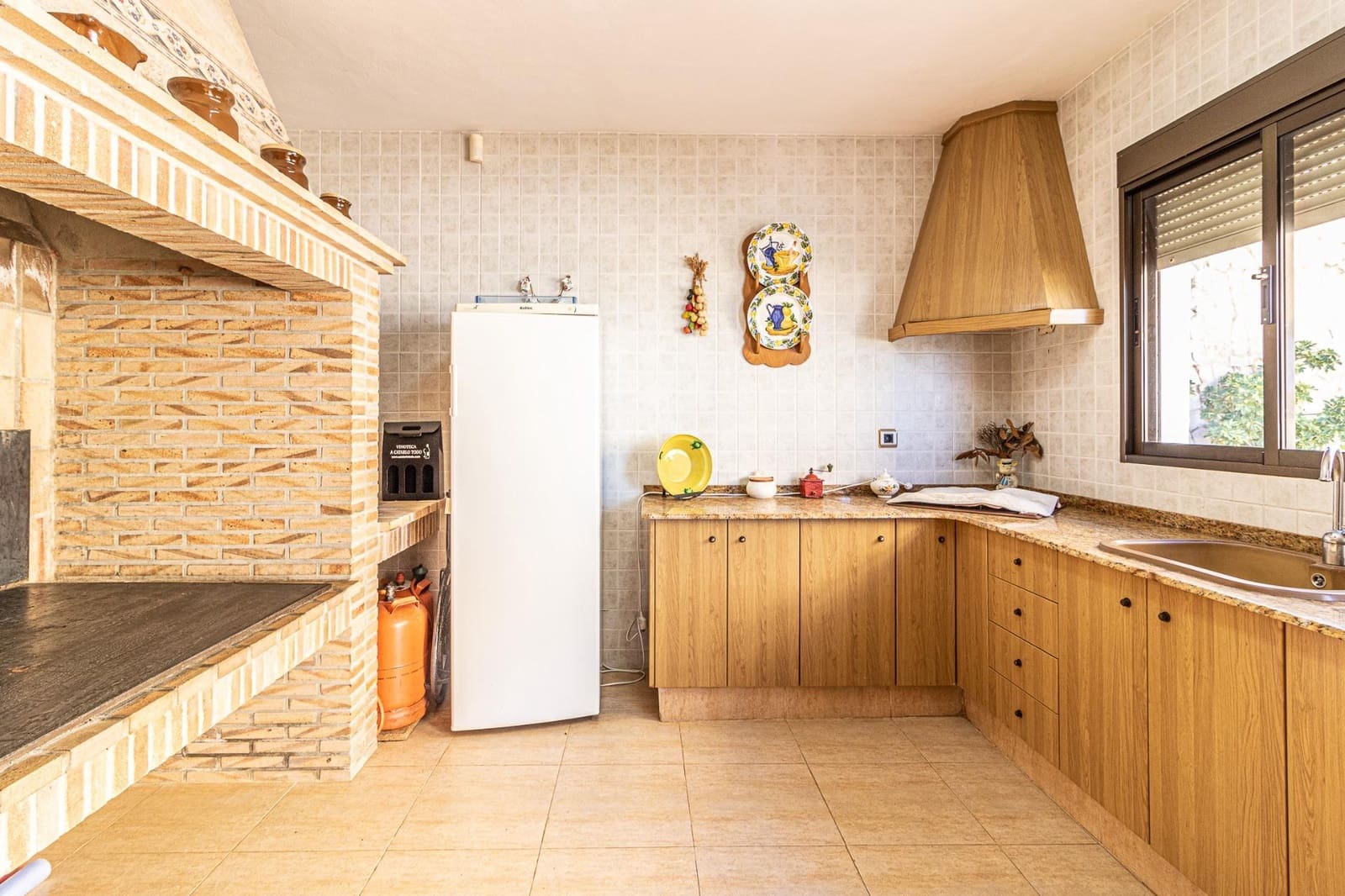 6 sovrum Villa till salu i Alberic med pool garage - 450 000 € (Ref: 9360131)