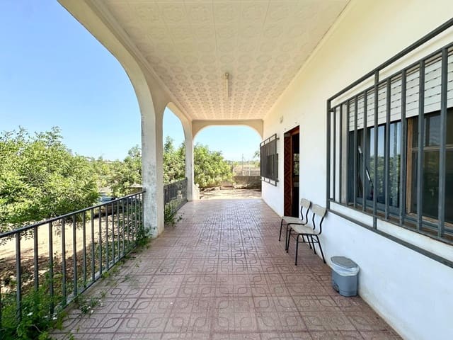 5 bedroom Villa for sale in Carlet with pool - € 175,000 (Ref: 9360133)