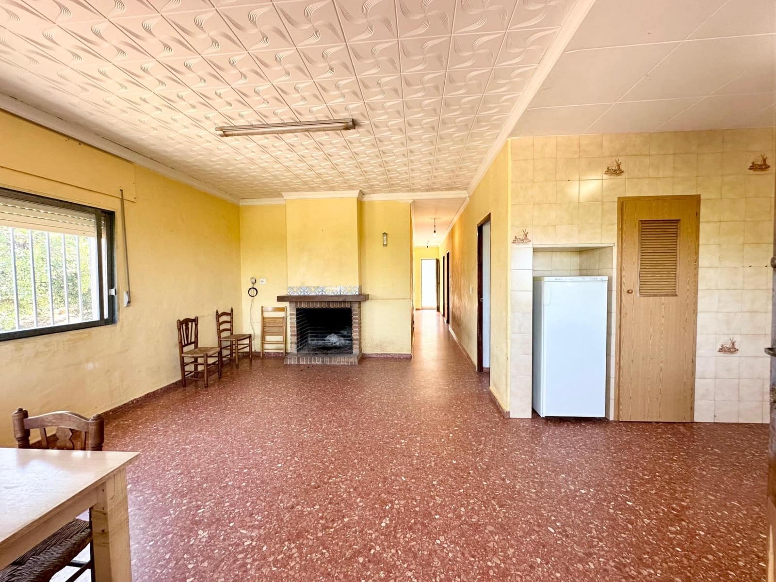 5 bedroom Villa for sale in Carlet with pool - € 175,000 (Ref: 9360133)