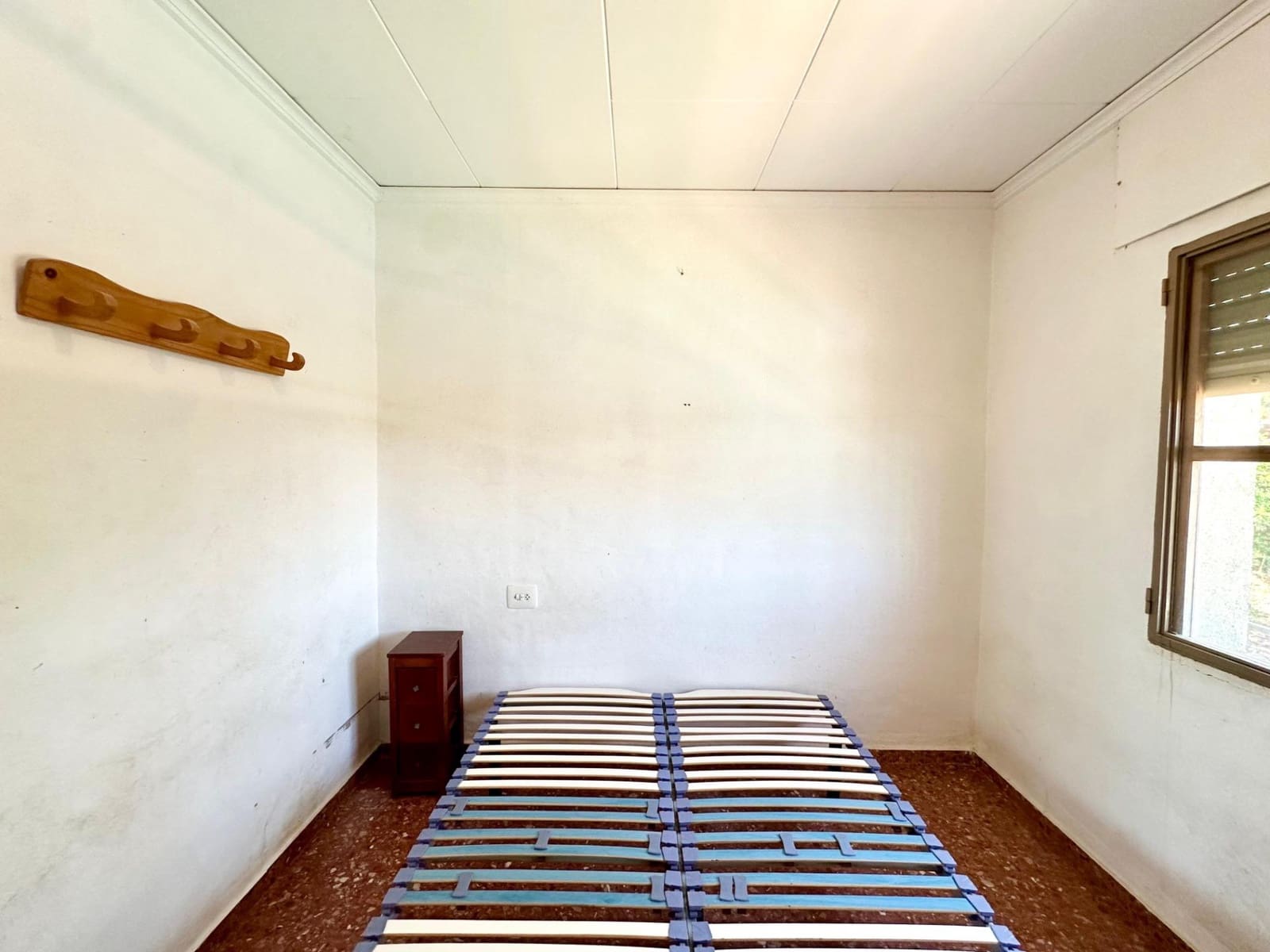 5 bedroom Villa for sale in Carlet with pool - € 175,000 (Ref: 9360133)