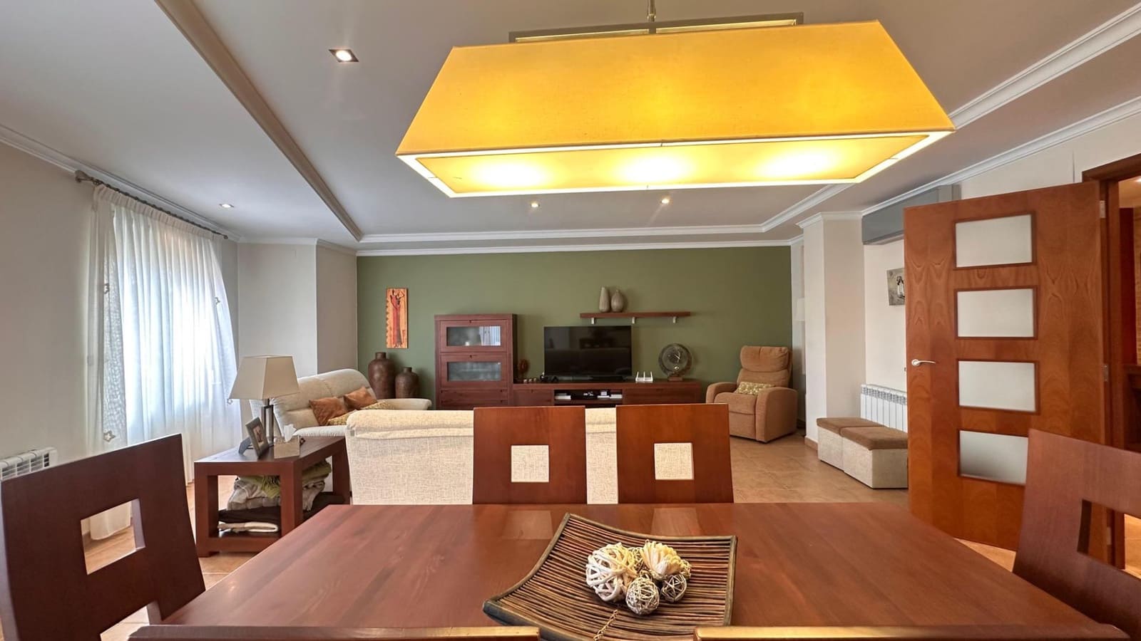 5 bedroom Townhouse for sale in Alginet with garage - € 299,000 (Ref: 9360141)