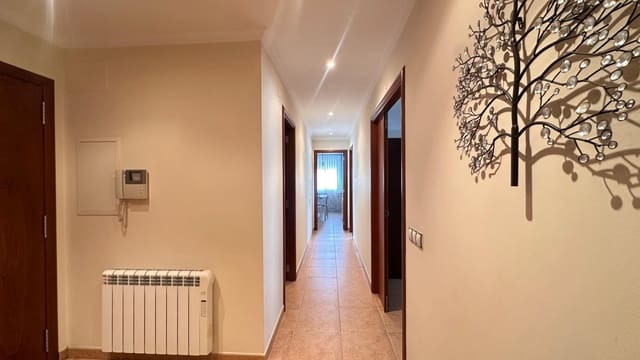 5 bedroom Townhouse for sale in Alginet with garage - € 299,000 (Ref: 9360141)