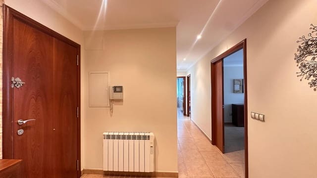 5 bedroom Townhouse for sale in Alginet with garage - € 299,000 (Ref: 9360141)