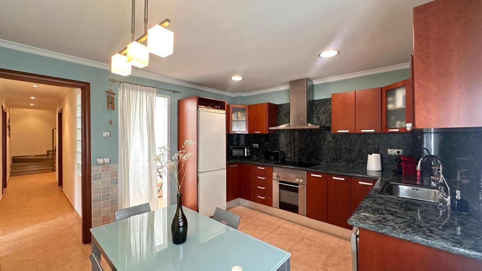 5 bedroom Townhouse for sale in Alginet with garage - € 299,000 (Ref: 9360141)