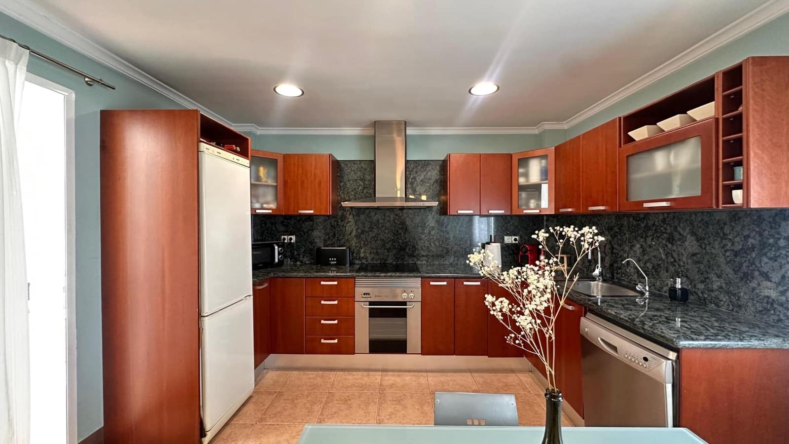 5 bedroom Townhouse for sale in Alginet with garage - € 299,000 (Ref: 9360141)