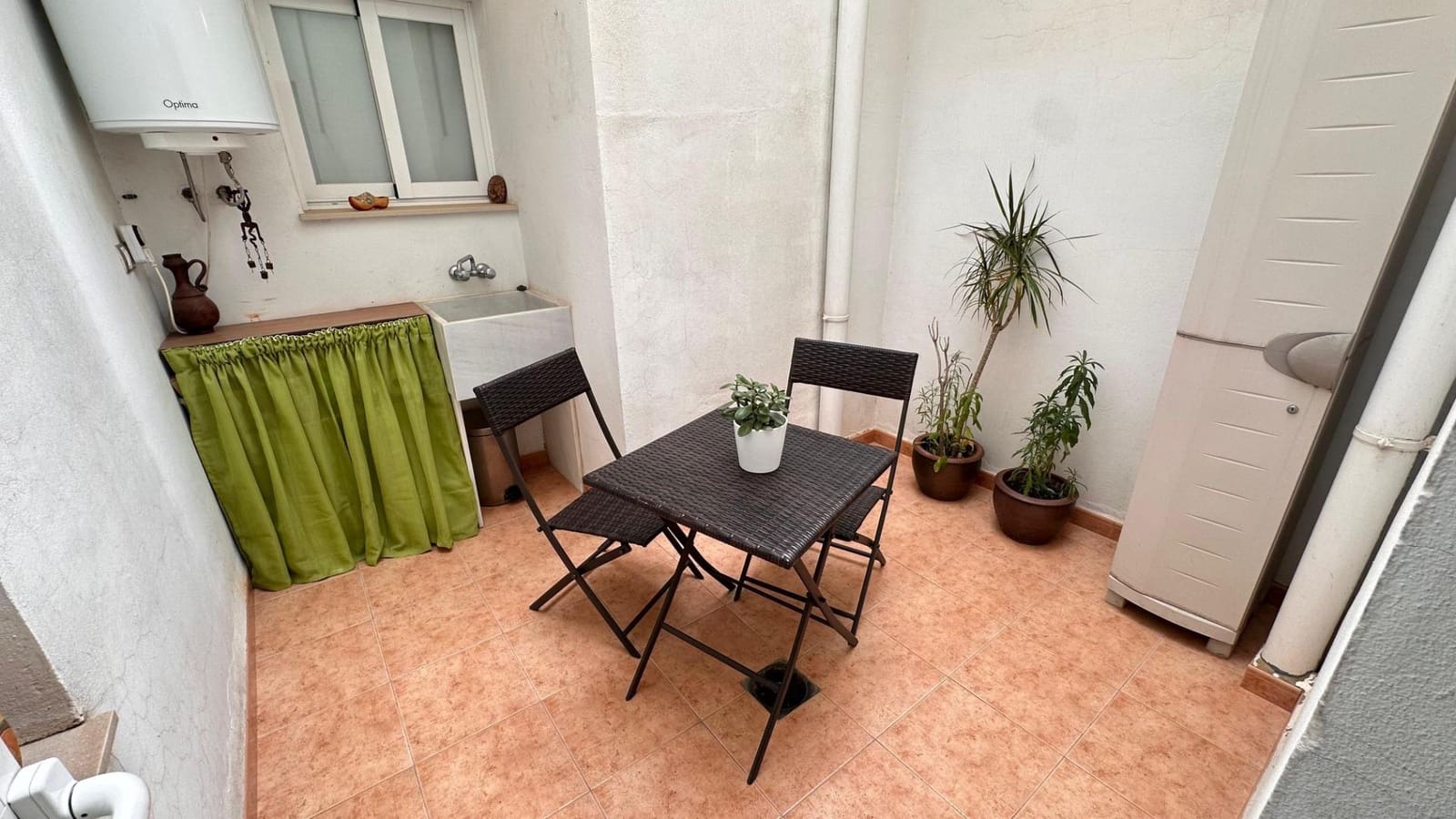 5 bedroom Townhouse for sale in Alginet with garage - € 299,000 (Ref: 9360141)