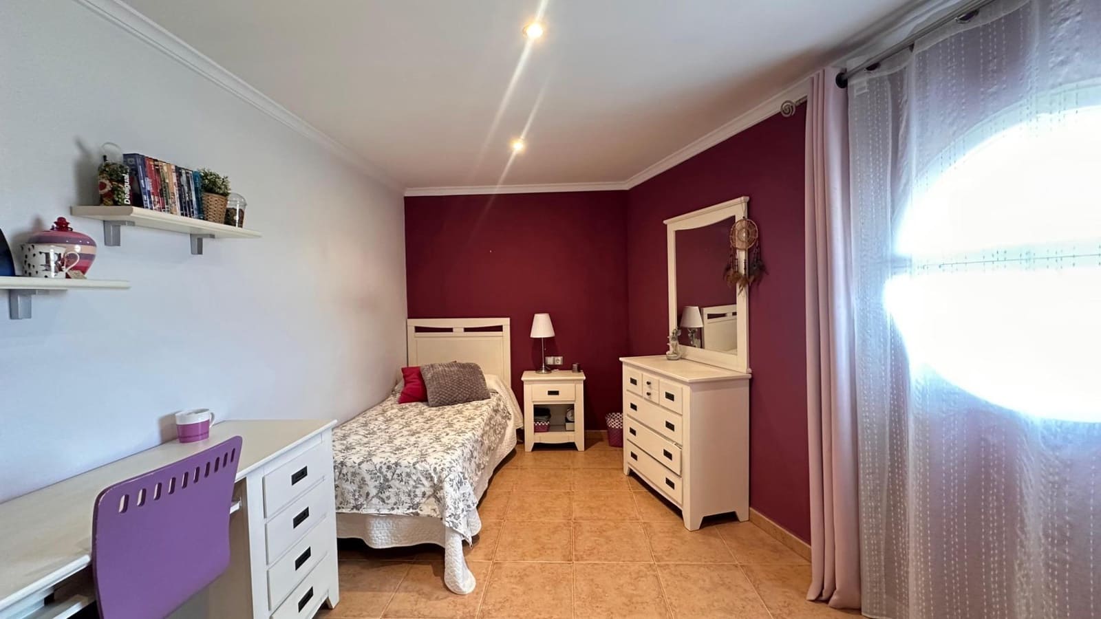 5 bedroom Townhouse for sale in Alginet with garage - € 299,000 (Ref: 9360141)