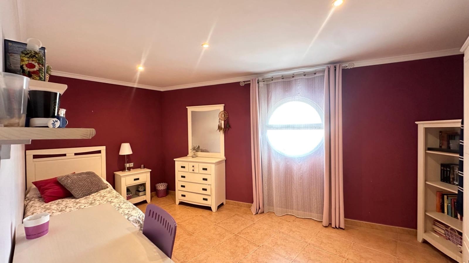 5 bedroom Townhouse for sale in Alginet with garage - € 299,000 (Ref: 9360141)