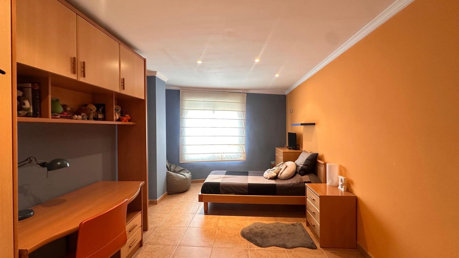 5 bedroom Townhouse for sale in Alginet with garage - € 299,000 (Ref: 9360141)