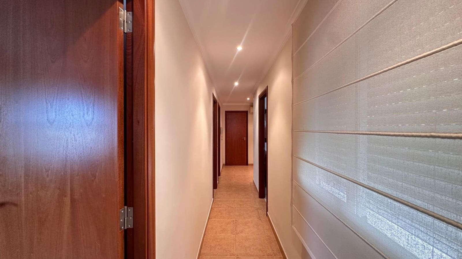 5 bedroom Townhouse for sale in Alginet with garage - € 299,000 (Ref: 9360141)