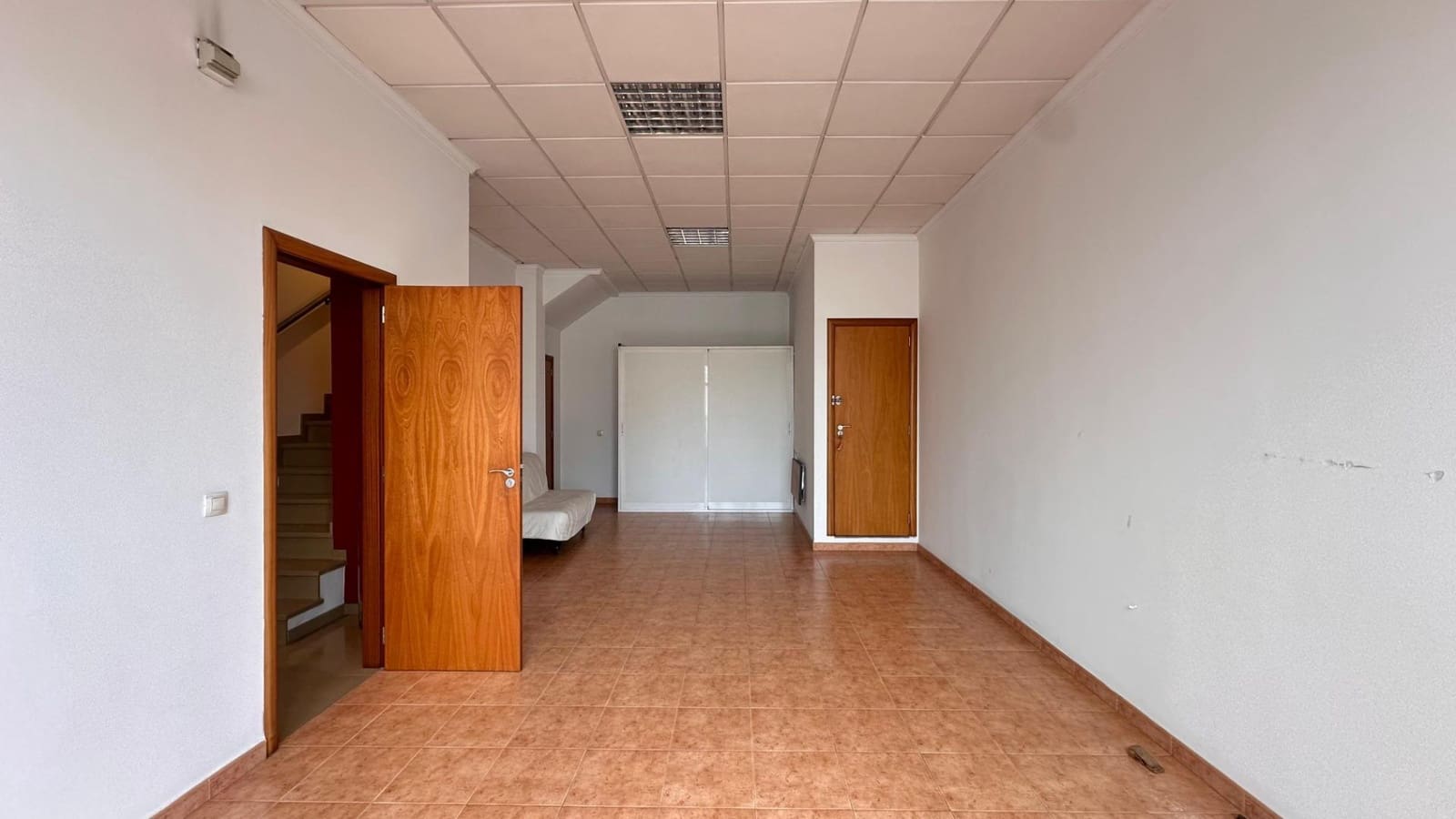 5 bedroom Townhouse for sale in Alginet with garage - € 299,000 (Ref: 9360141)