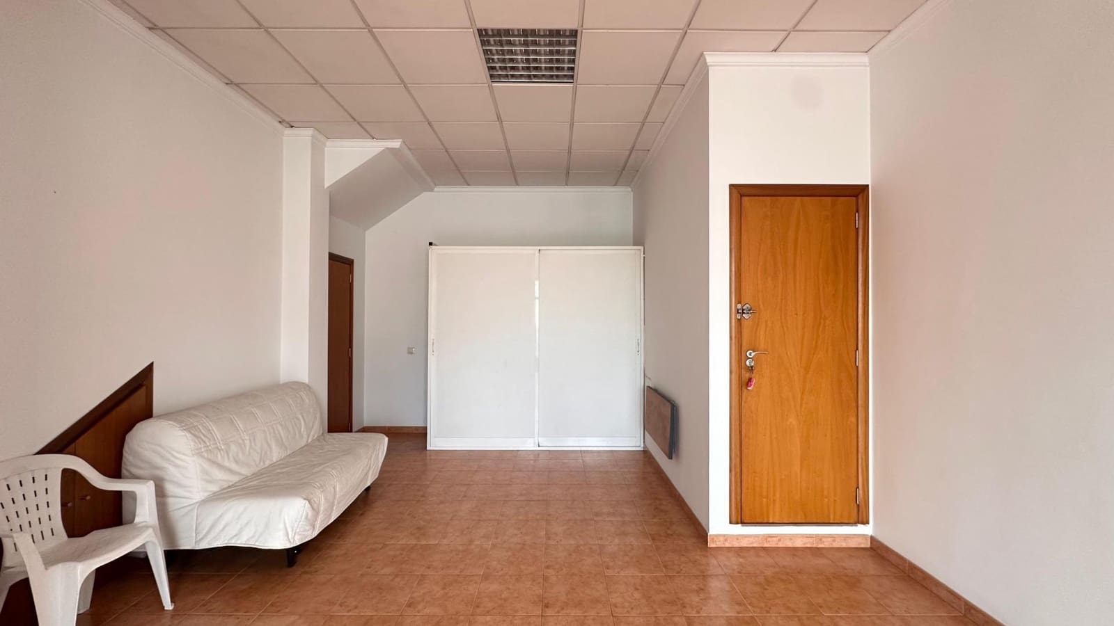 5 bedroom Townhouse for sale in Alginet with garage - € 299,000 (Ref: 9360141)