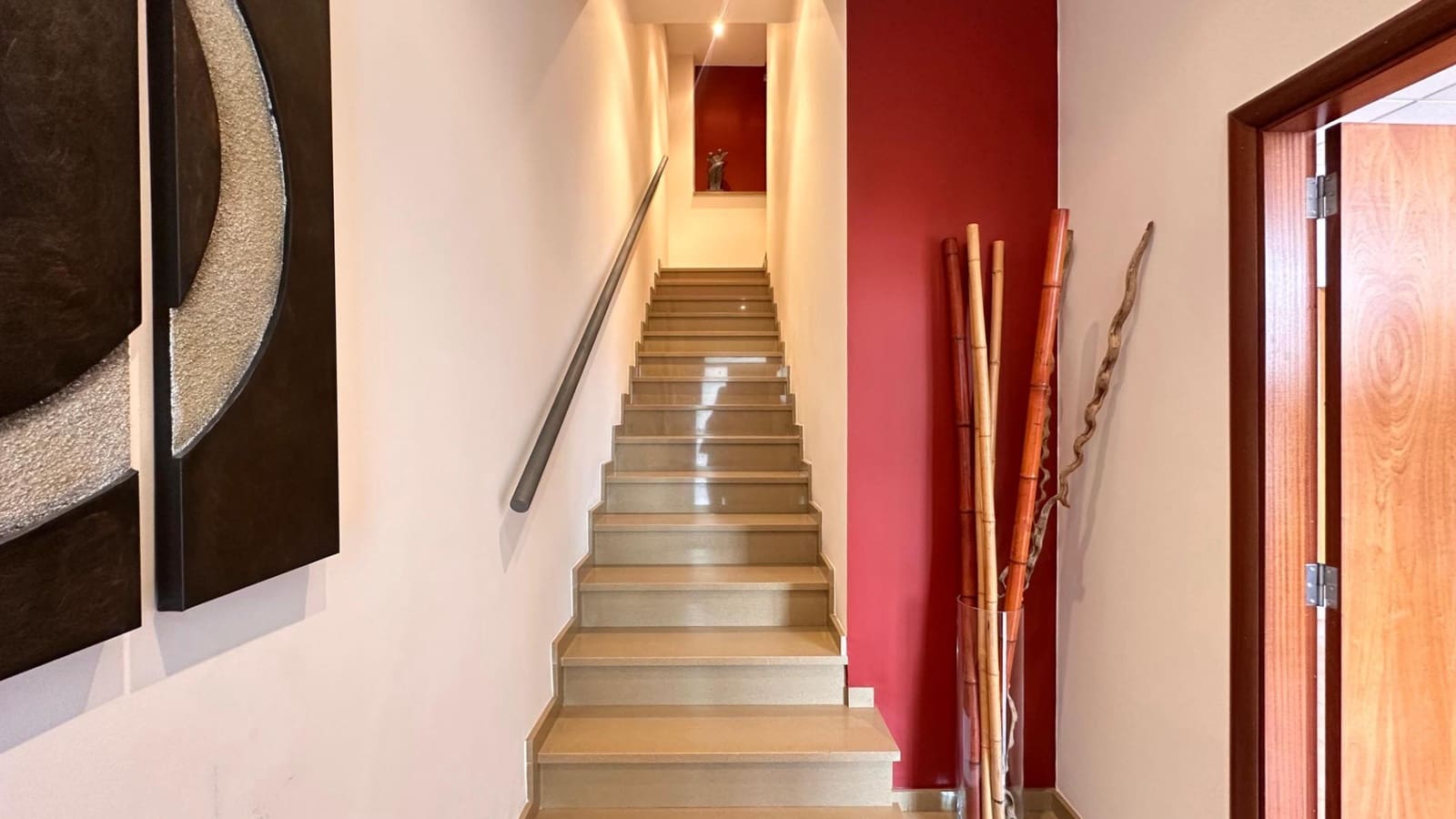 5 bedroom Townhouse for sale in Alginet with garage - € 299,000 (Ref: 9360141)