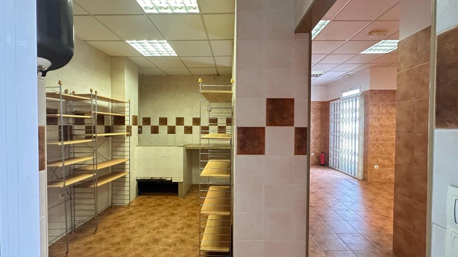 5 bedroom Townhouse for sale in Alginet with garage - € 299,000 (Ref: 9360141)