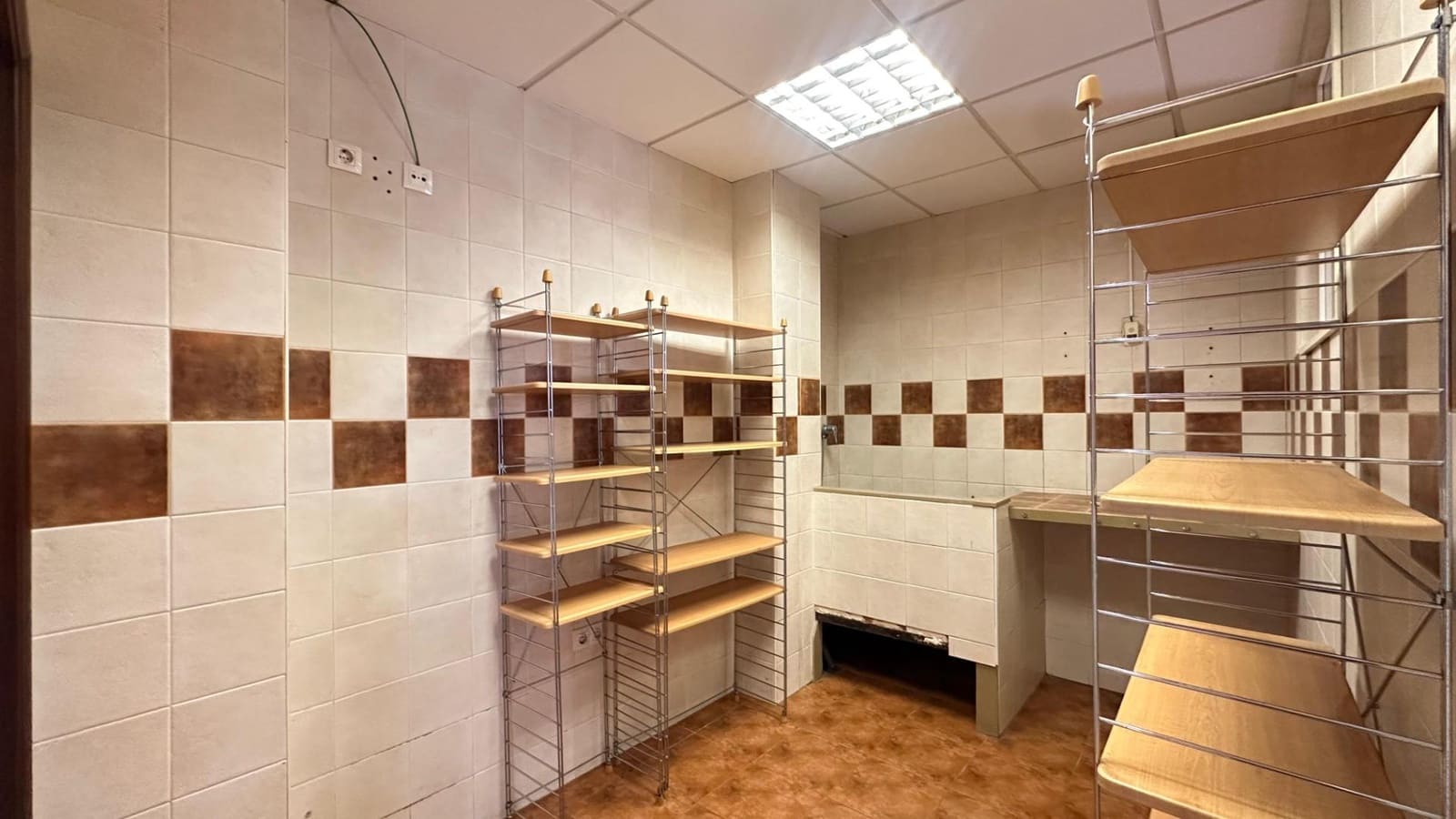 5 bedroom Townhouse for sale in Alginet with garage - € 299,000 (Ref: 9360141)