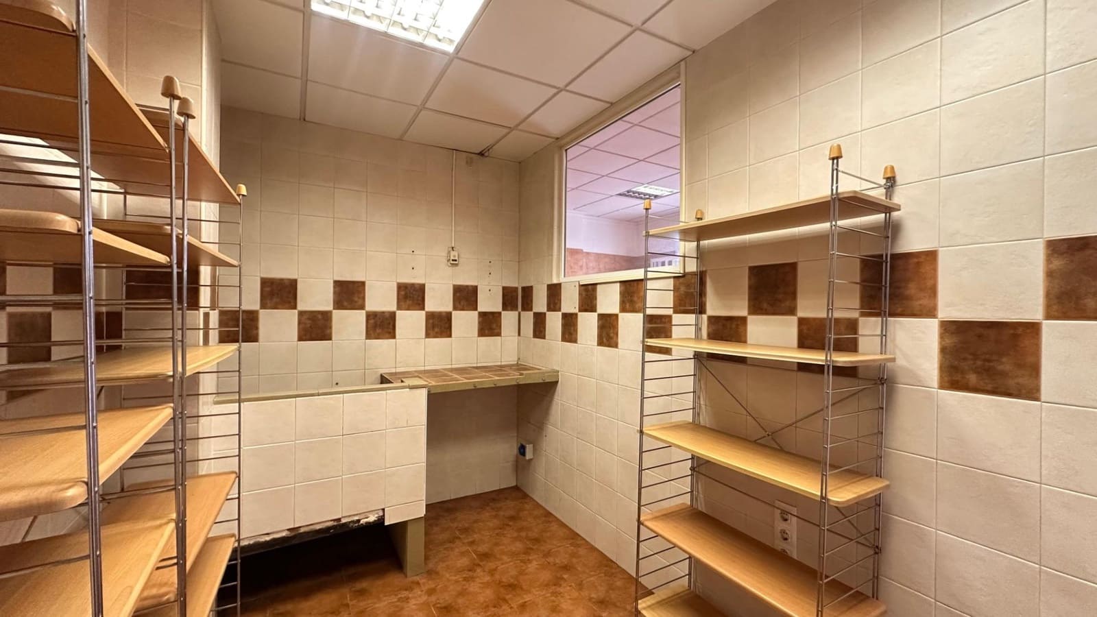 5 bedroom Townhouse for sale in Alginet with garage - € 299,000 (Ref: 9360141)