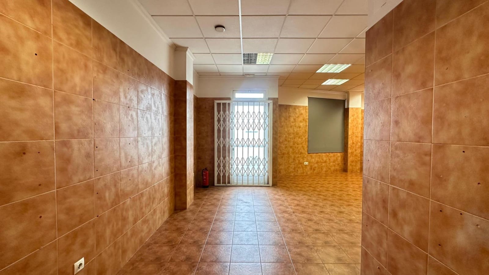 5 bedroom Townhouse for sale in Alginet with garage - € 299,000 (Ref: 9360141)