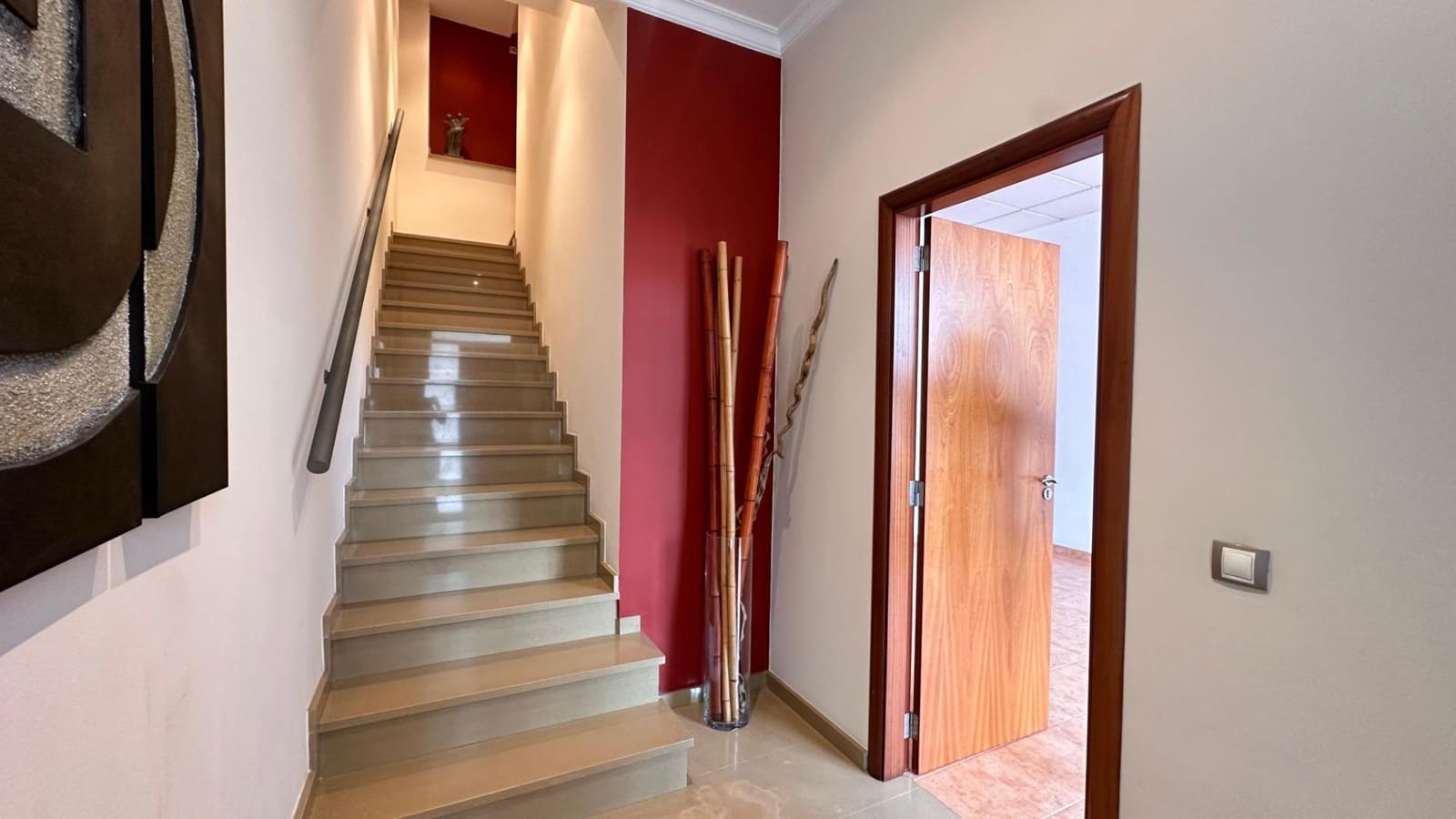 5 bedroom Townhouse for sale in Alginet with garage - € 299,000 (Ref: 9360141)