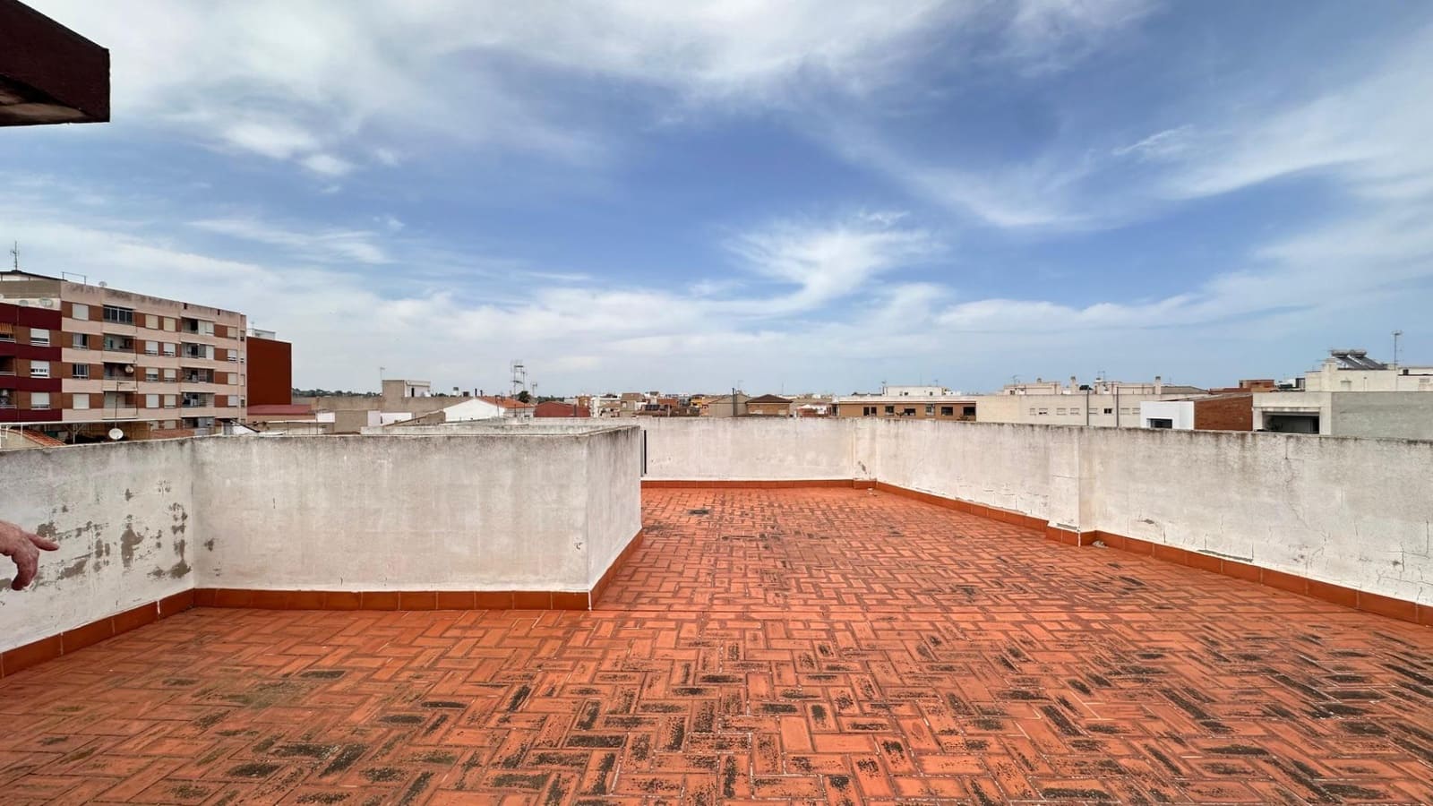 5 bedroom Townhouse for sale in Alginet with garage - € 299,000 (Ref: 9360141)