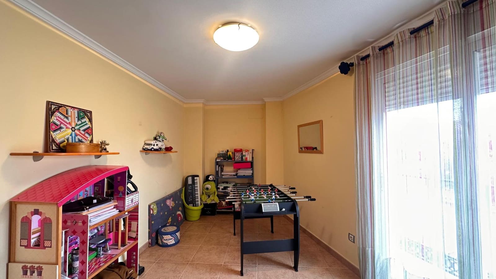 5 bedroom Townhouse for sale in Alginet with garage - € 299,000 (Ref: 9360141)