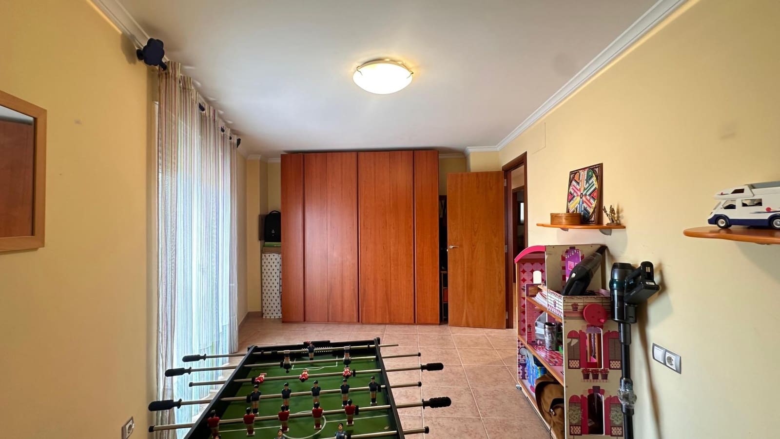 5 bedroom Townhouse for sale in Alginet with garage - € 299,000 (Ref: 9360141)