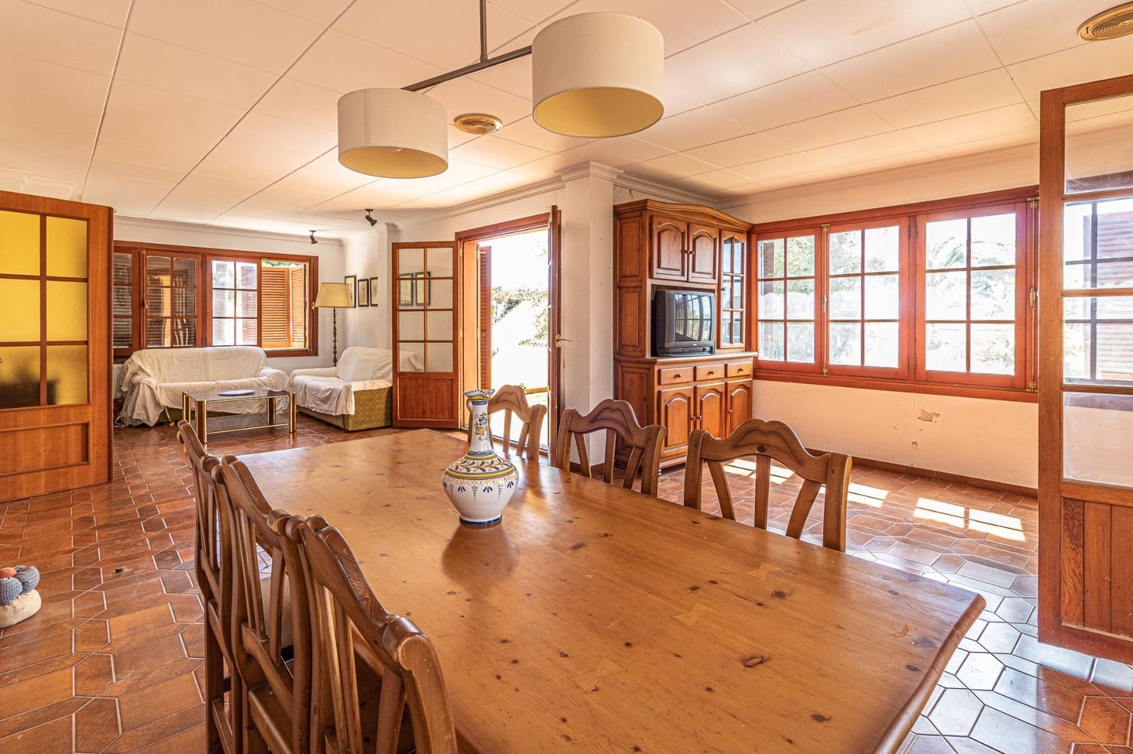 5 bedroom Villa for sale in Carlet with pool garage - € 410,000 (Ref: 9360142)