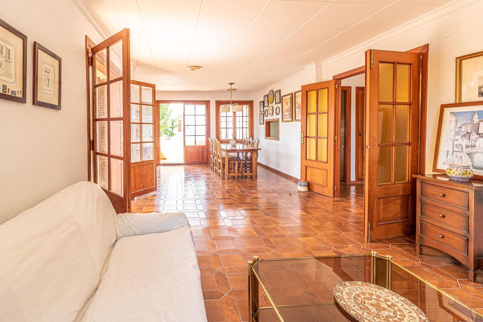 5 bedroom Villa for sale in Carlet with pool garage - € 410,000 (Ref: 9360142)