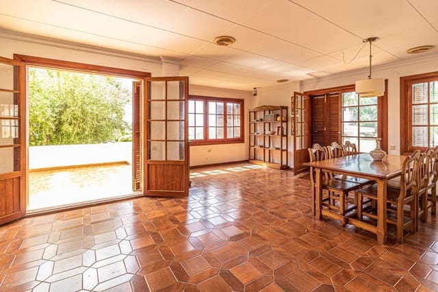 5 bedroom Villa for sale in Carlet with pool garage - € 410,000 (Ref: 9360142)