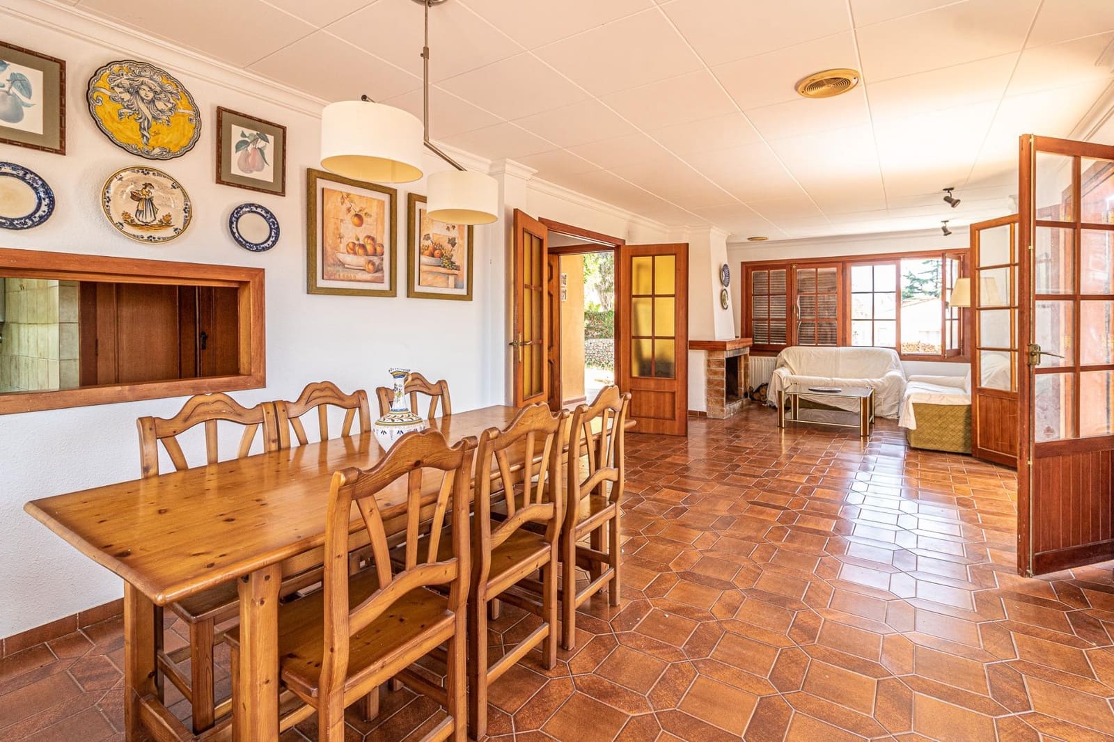 5 bedroom Villa for sale in Carlet with pool garage - € 410,000 (Ref: 9360142)