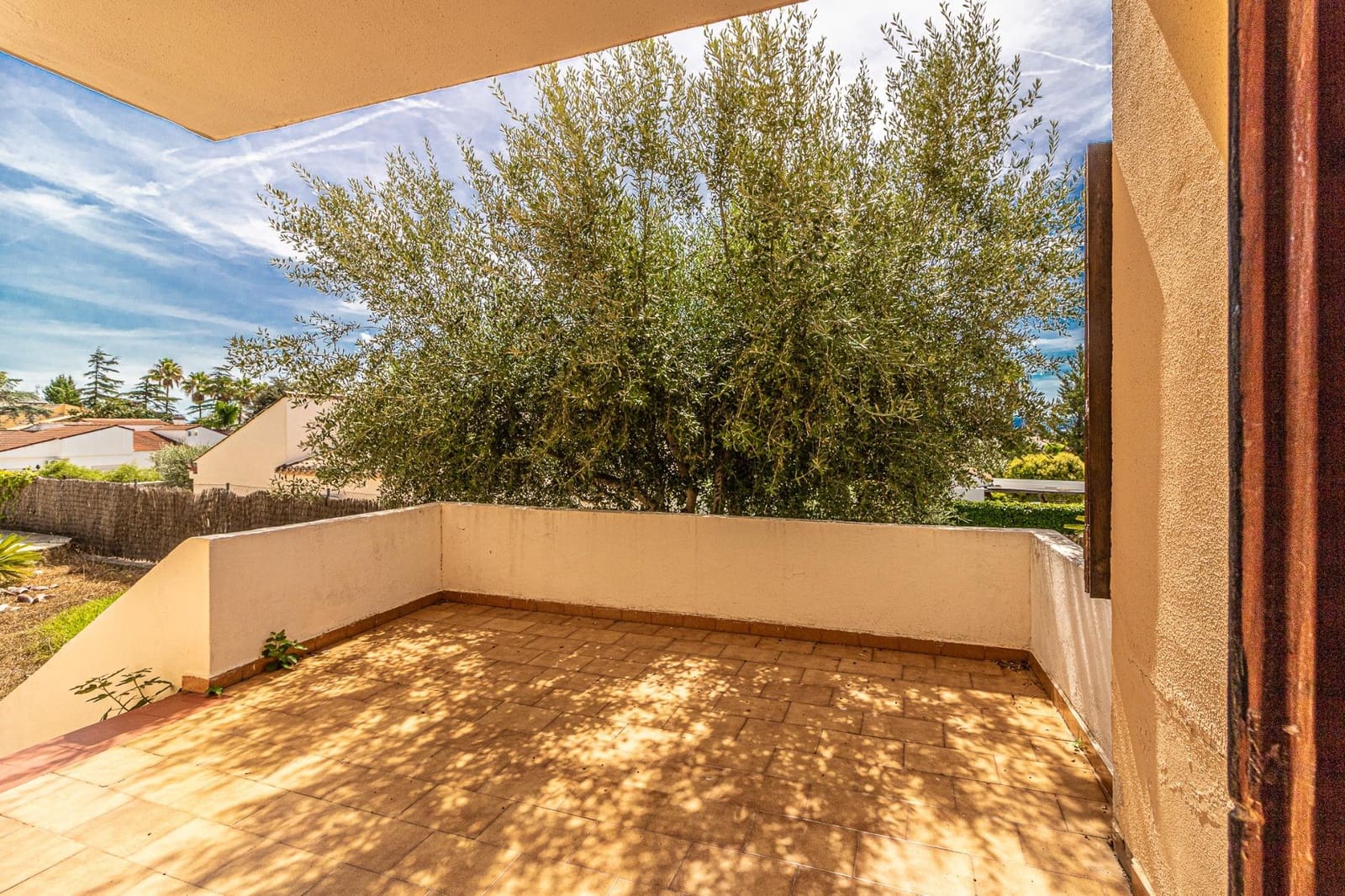 5 bedroom Villa for sale in Carlet with pool garage - € 410,000 (Ref: 9360142)