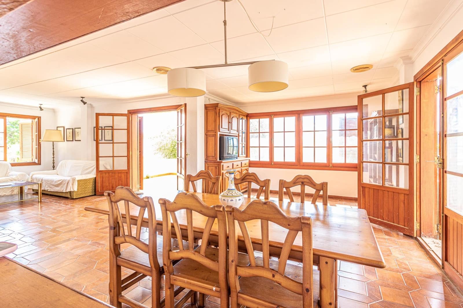 5 bedroom Villa for sale in Carlet with pool garage - € 410,000 (Ref: 9360142)