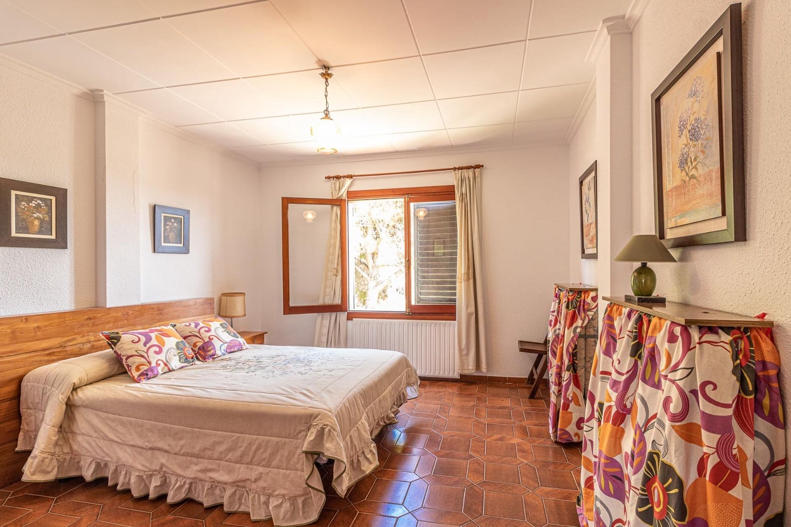 5 bedroom Villa for sale in Carlet with pool garage - € 410,000 (Ref: 9360142)