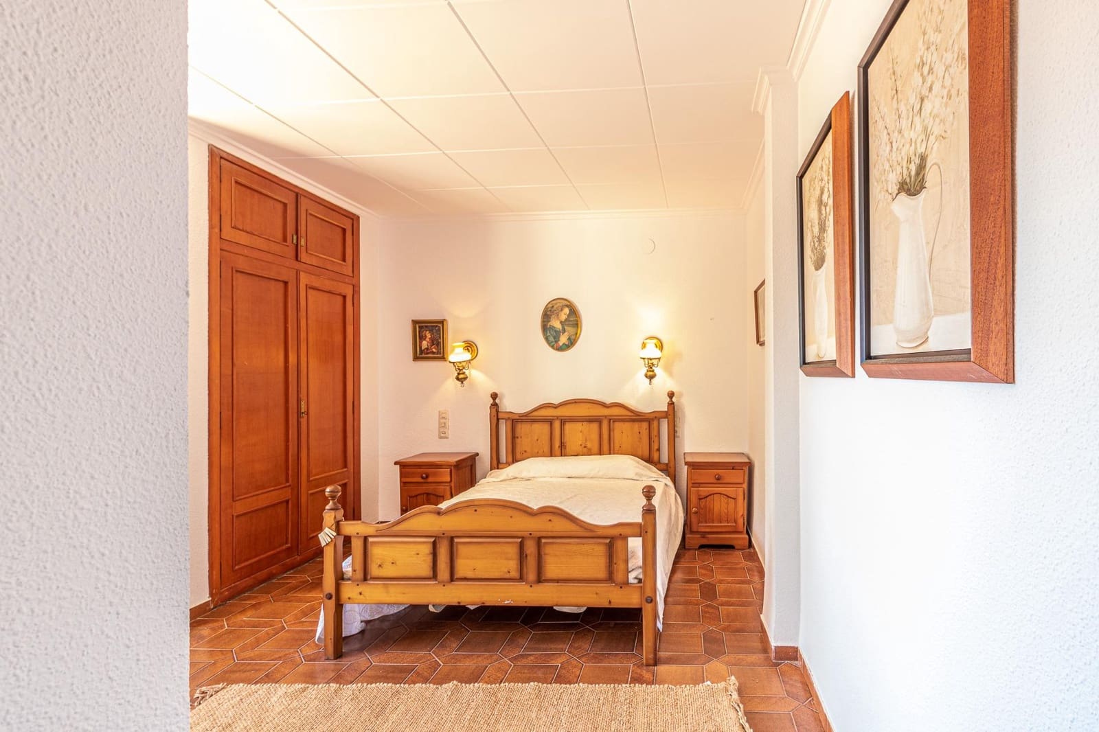 5 bedroom Villa for sale in Carlet with pool garage - € 410,000 (Ref: 9360142)