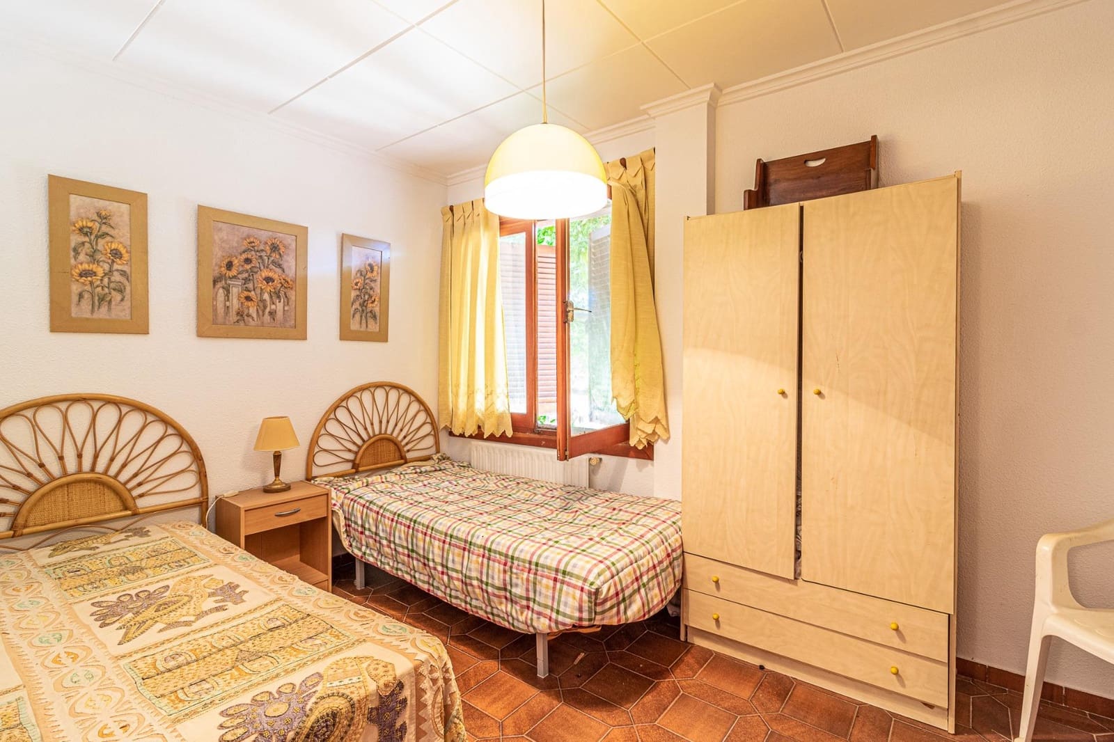 5 bedroom Villa for sale in Carlet with pool garage - € 410,000 (Ref: 9360142)