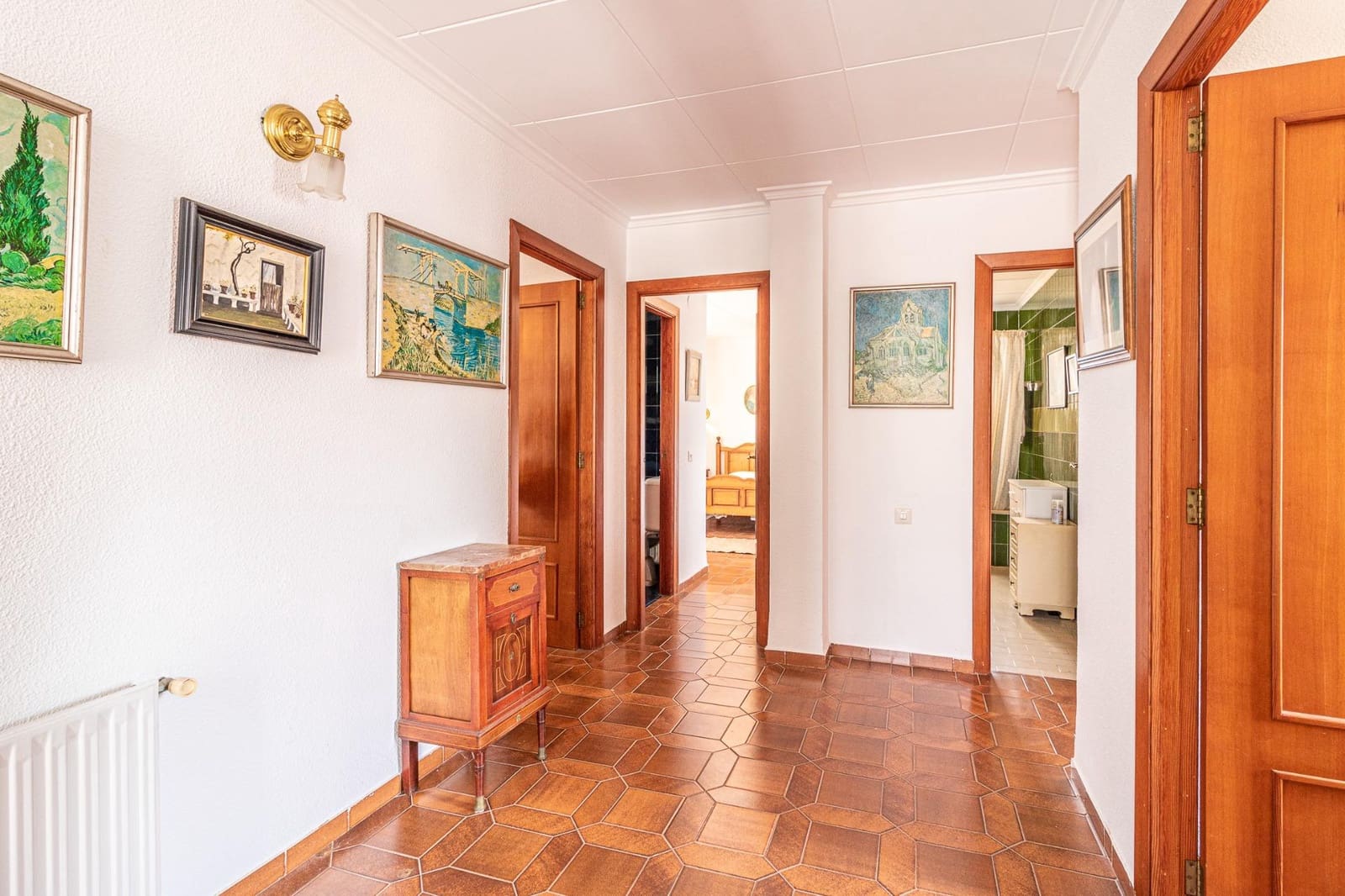 5 bedroom Villa for sale in Carlet with pool garage - € 410,000 (Ref: 9360142)