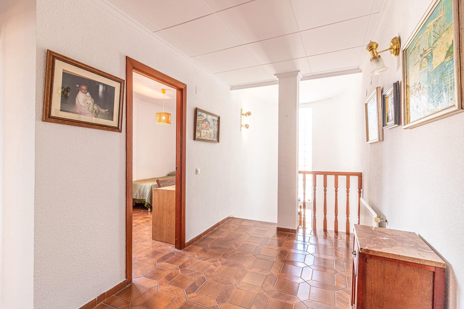 5 bedroom Villa for sale in Carlet with pool garage - € 410,000 (Ref: 9360142)