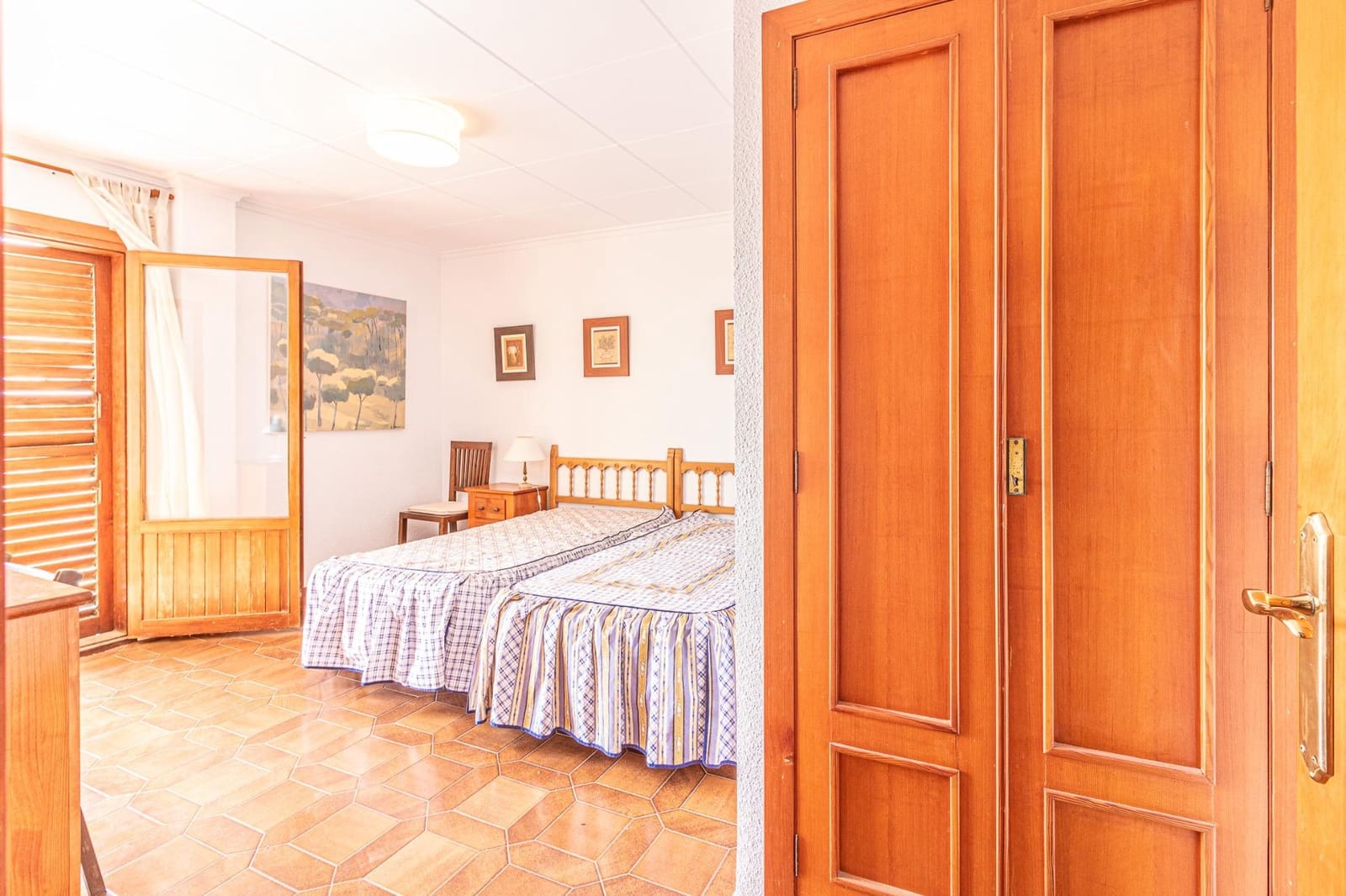 5 bedroom Villa for sale in Carlet with pool garage - € 410,000 (Ref: 9360142)