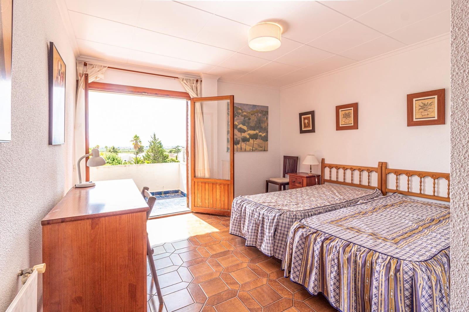 5 bedroom Villa for sale in Carlet with pool garage - € 410,000 (Ref: 9360142)