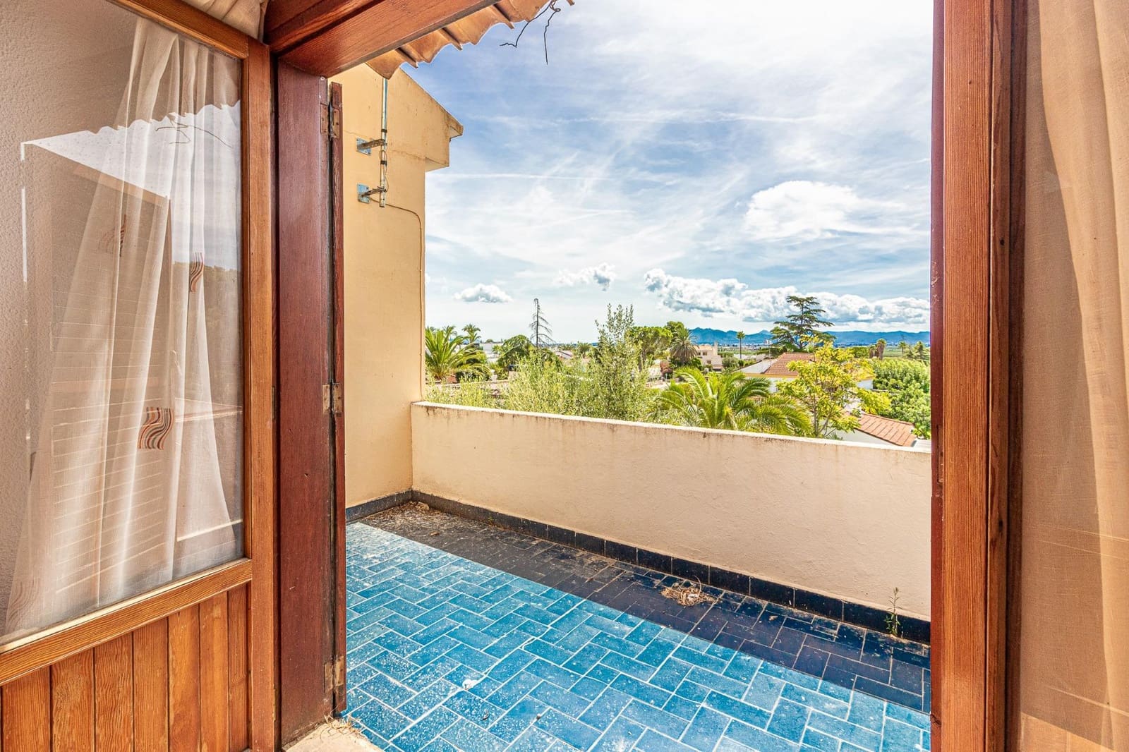 5 bedroom Villa for sale in Carlet with pool garage - € 410,000 (Ref: 9360142)