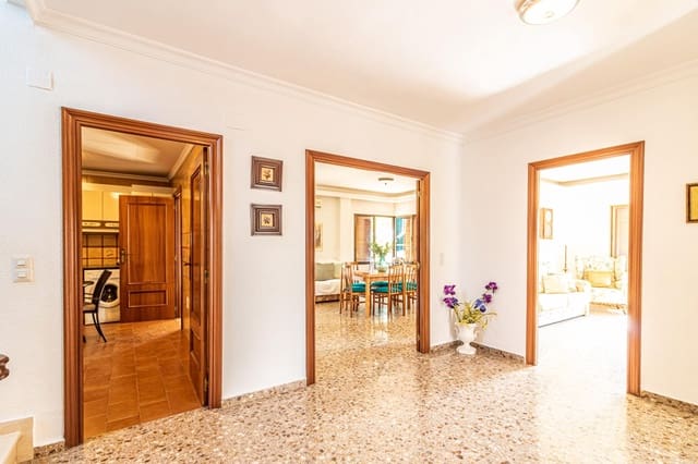 4 bedroom Villa for sale in Carlet with pool garage - € 400,000 (Ref: 9360146)